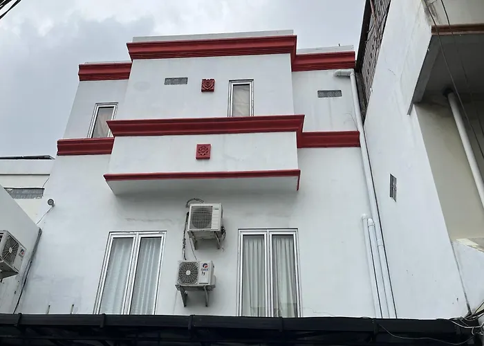 OYO 868 Wisma Berkat Near Patria Hospital IKKT