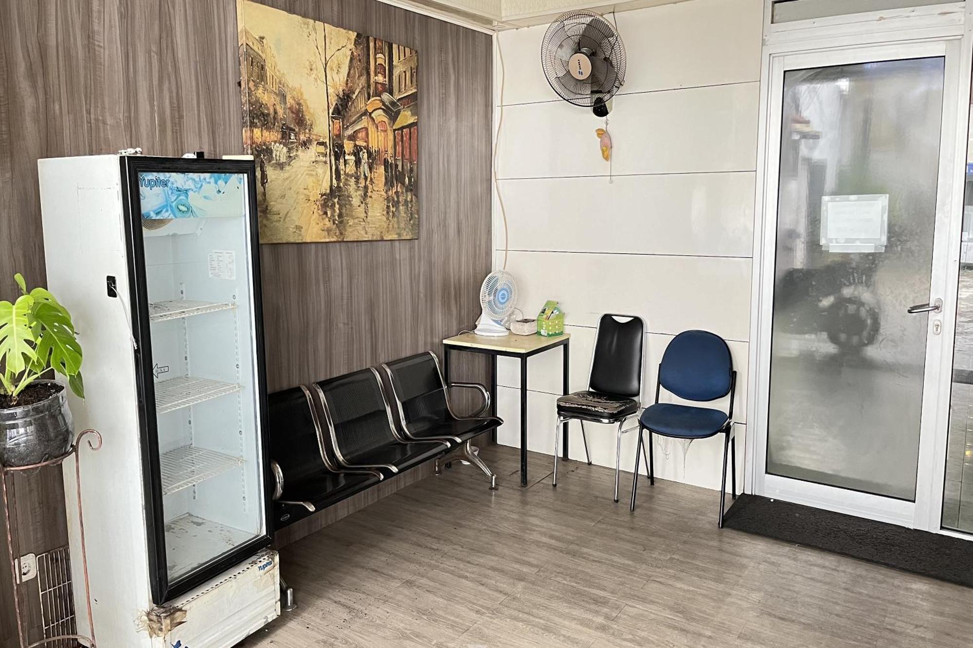 Hotel Oyo 868 Berkat Near Patria Hospital Ikkt 2*