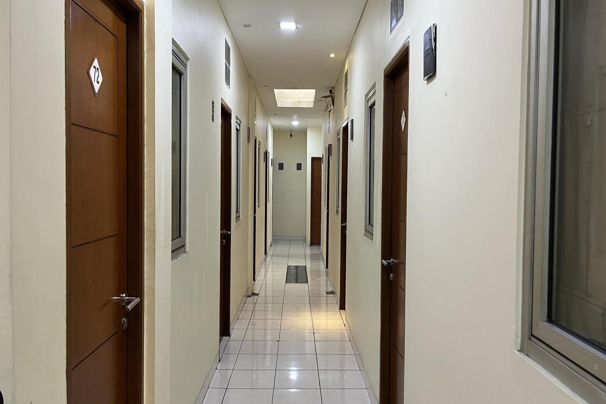 Oyo 868 Berkat Near Patria Hospital Ikkt 2* Jakarta