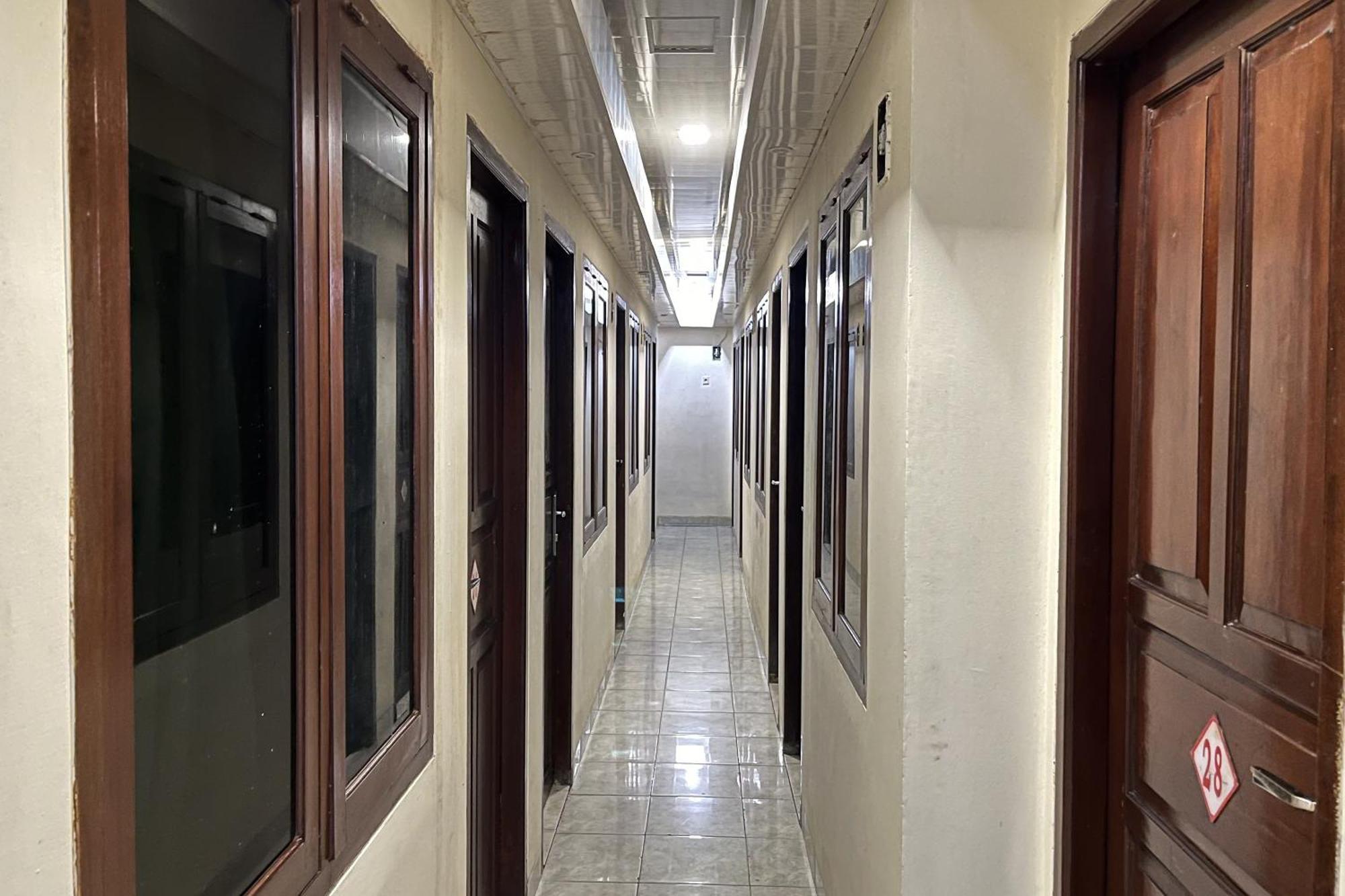 Hotel Oyo 868 Berkat Near Patria Hospital Ikkt