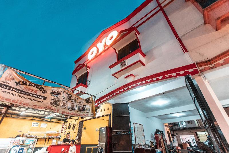 Hotel Oyo 868 Berkat Near Patria Hospital Ikkt 2*