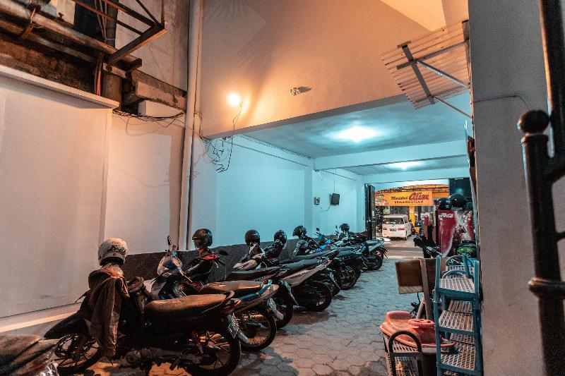 Hotel Oyo 868 Berkat Near Patria Hospital Ikkt Jakarta
