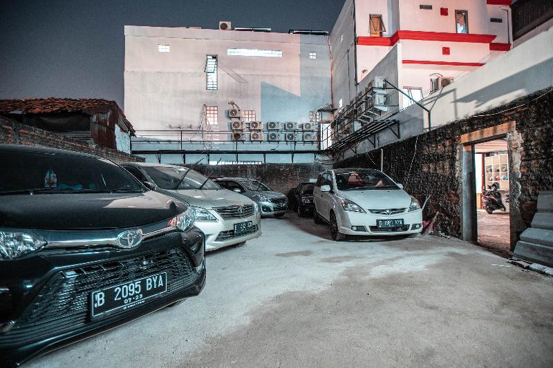 Hotel Oyo 868 Berkat Near Patria Hospital Ikkt